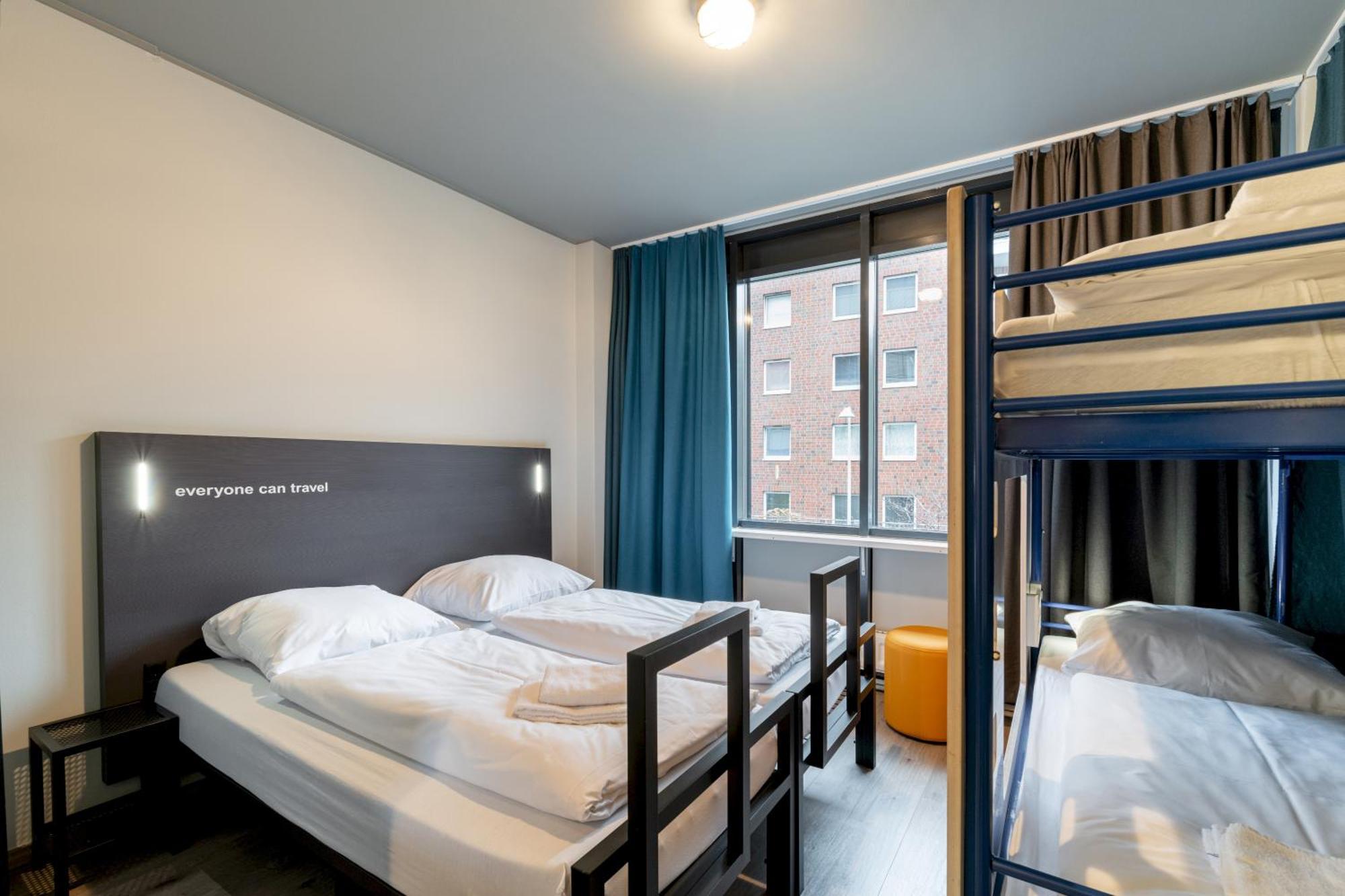 Family Room (2 Adults + 2 Children),1189082485:JPEG